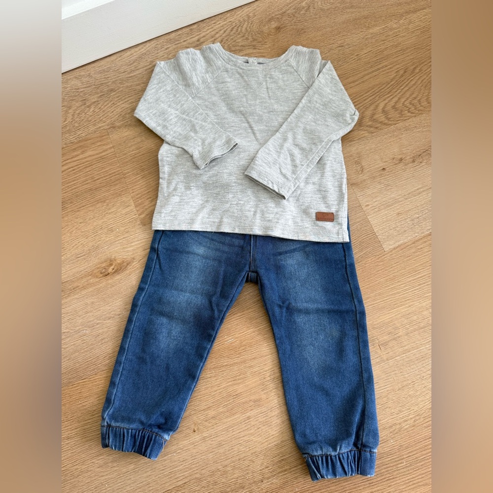 Koala Kids Light Gray Long Sleeve Tee and Jeans